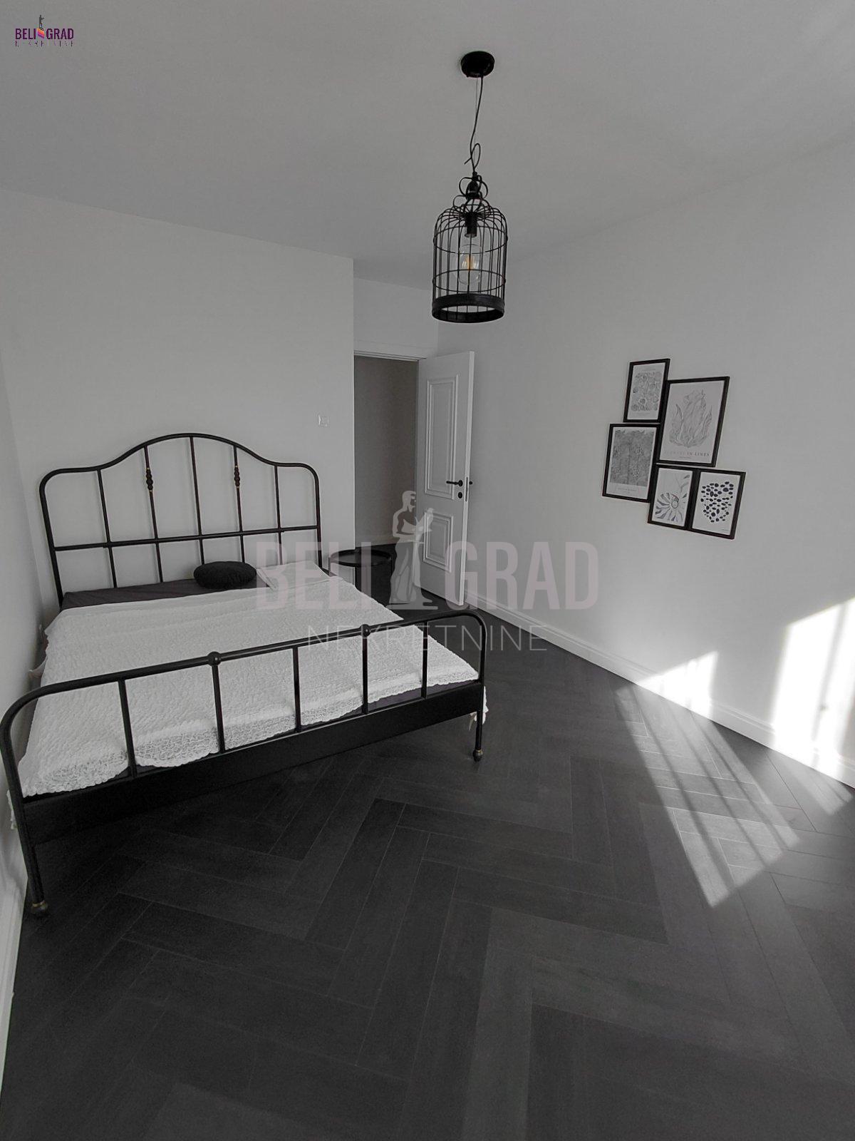 Ekskluzivan,dizajnerski renoviran stan- Bačka ulica