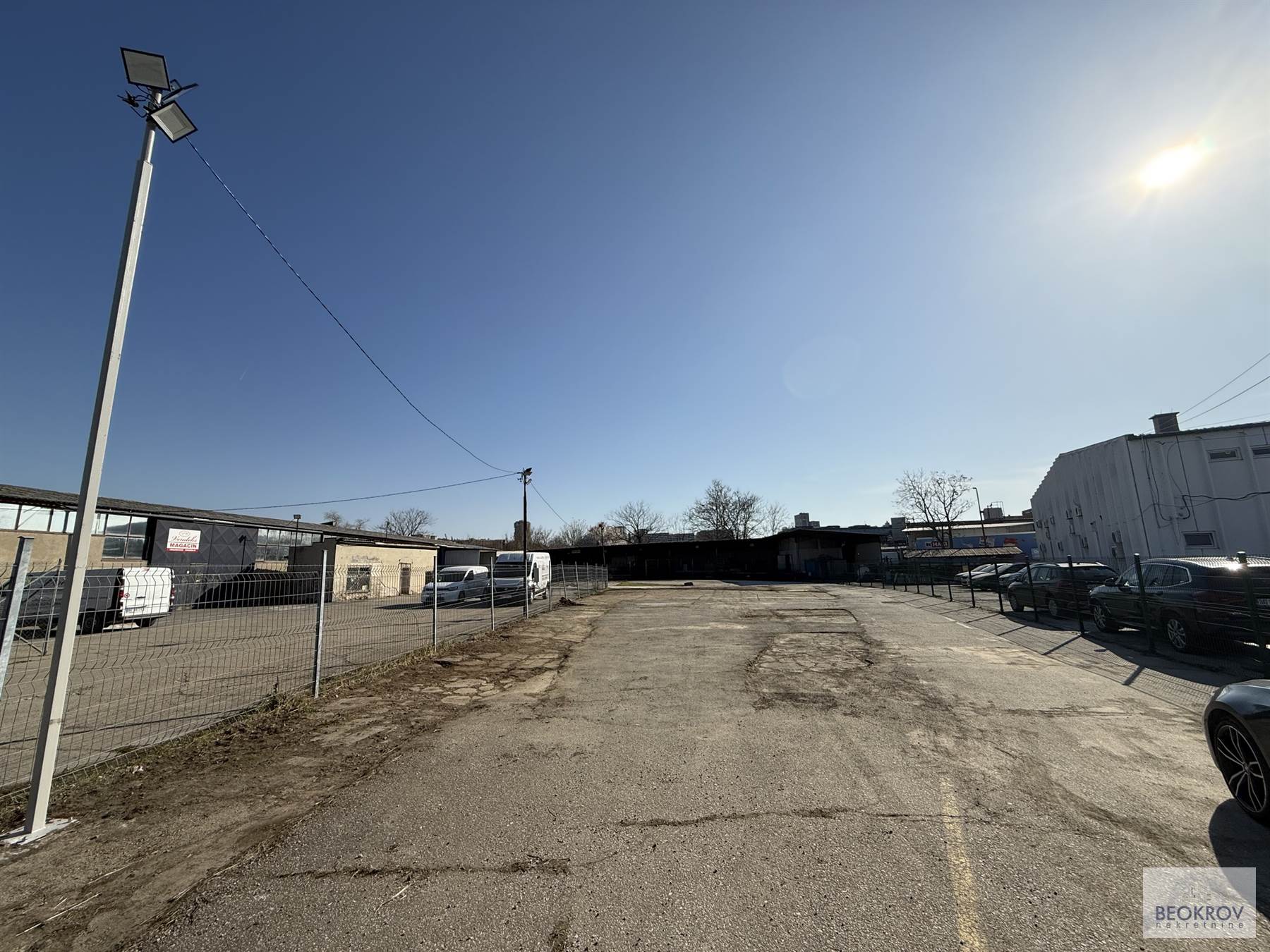 Plac u centru 700 eur+ PDV