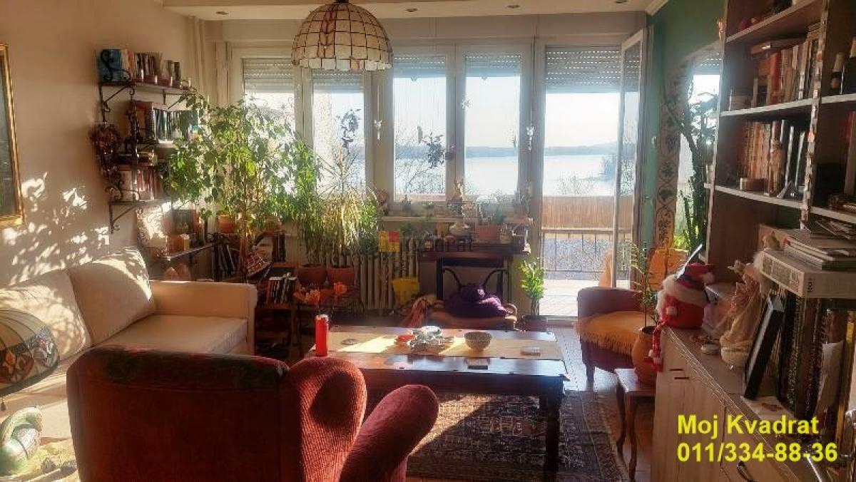 Zemun, Zemunski kej - Kej oslobođenja, 64m2