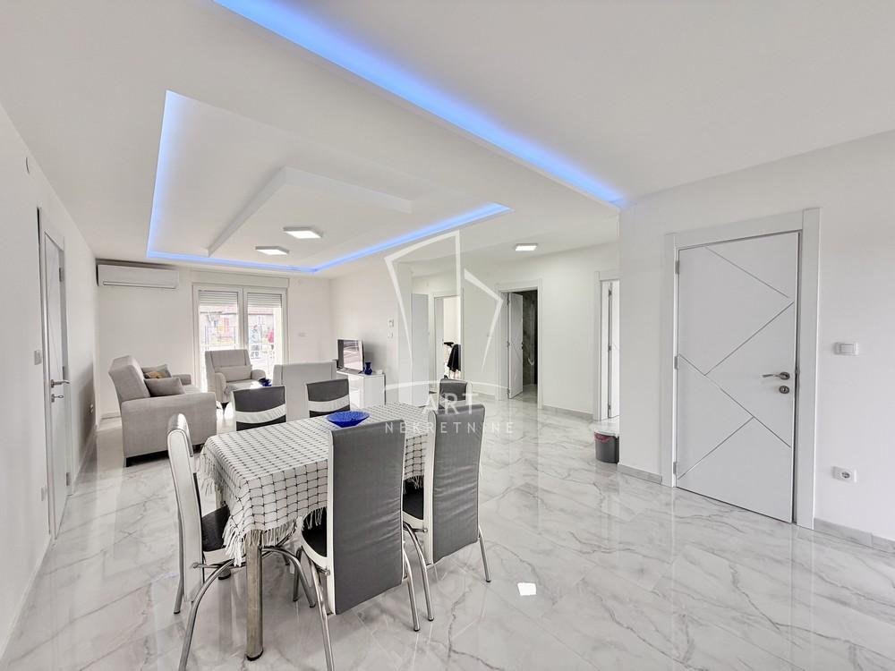 Odlična, uknjižena kuća na dobroj lokaciji ID#14468