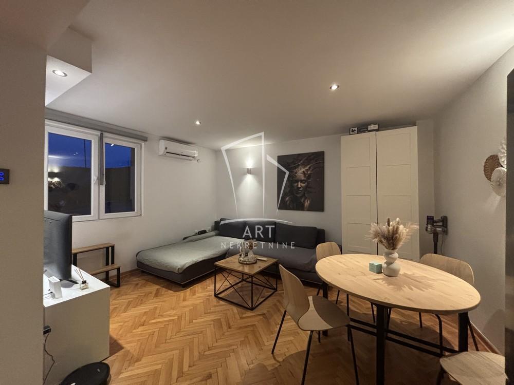 Moderan stan u centru grada ID#14479