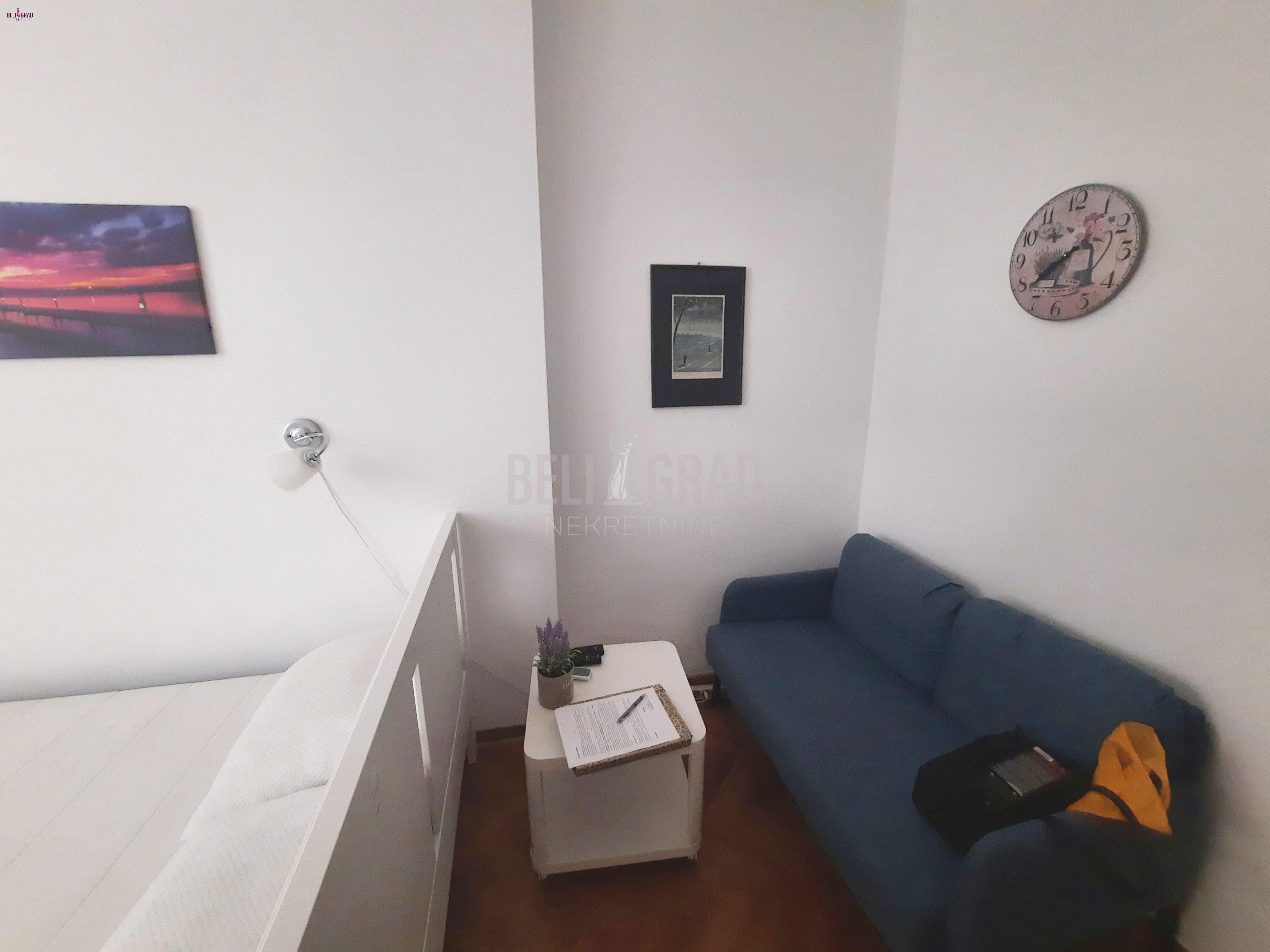 Vukov spomenik, Zahumska