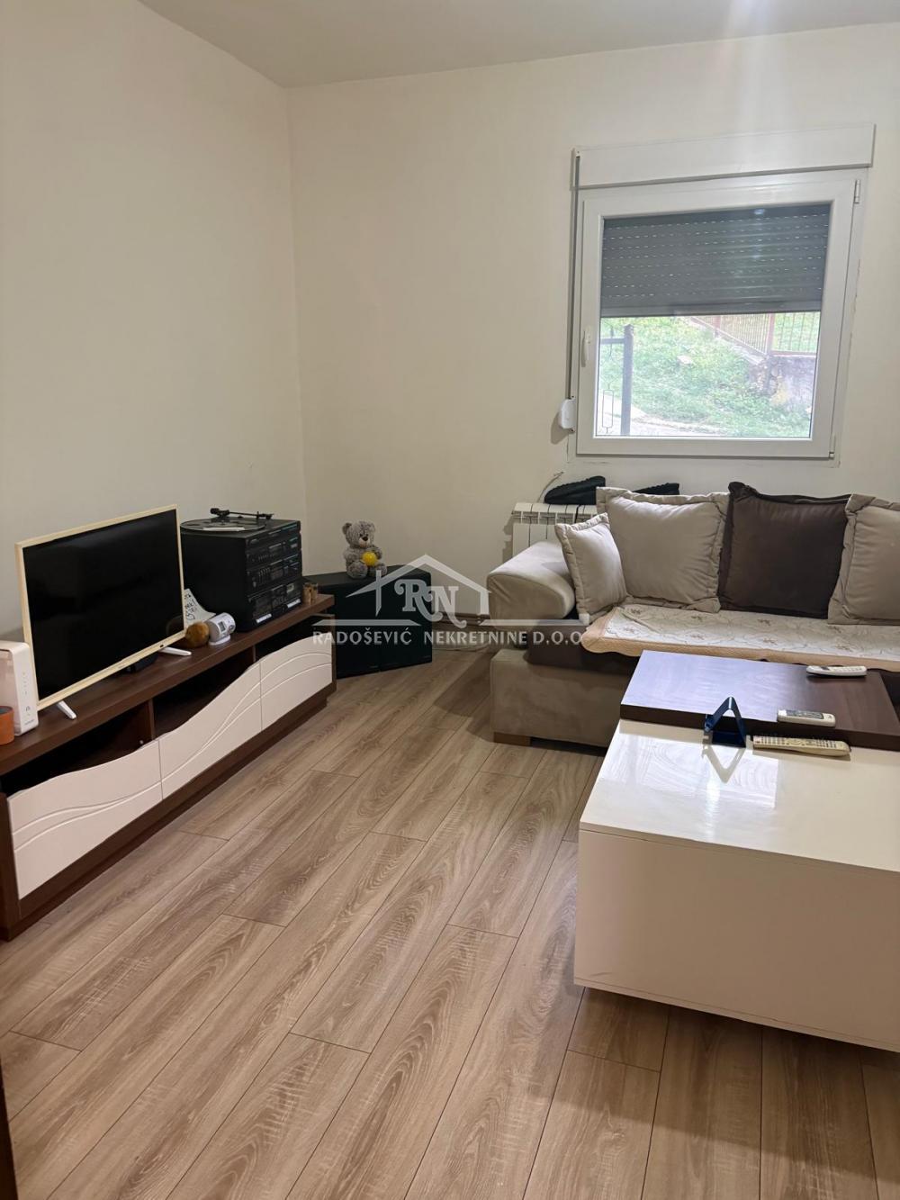 Lipovica, Trebež, uknjižena kuća 215m2 na 10,35 ari placa ID