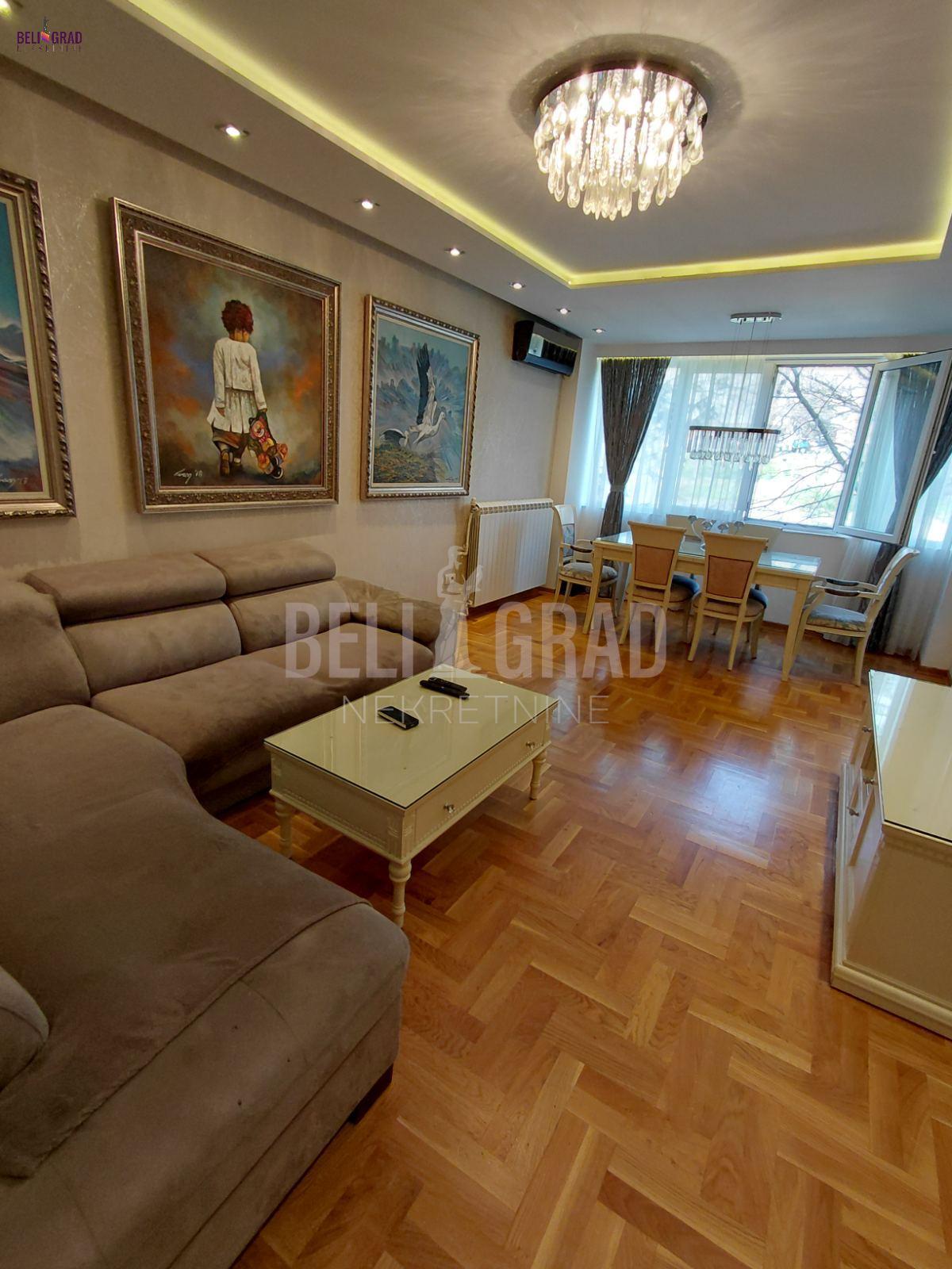 Lux četvorosoban stan, 69m2