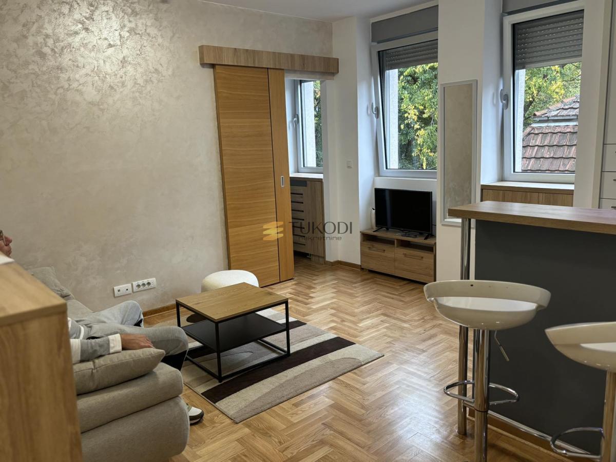 Lux 2.0 stan na Dorćolu