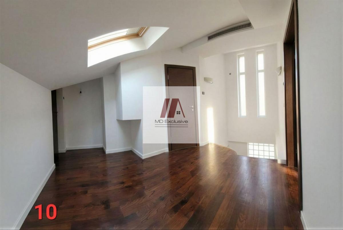 Luksuzan dupleks stan 167 m² – izuzetna lokacija, vojna zgrada sa liftom