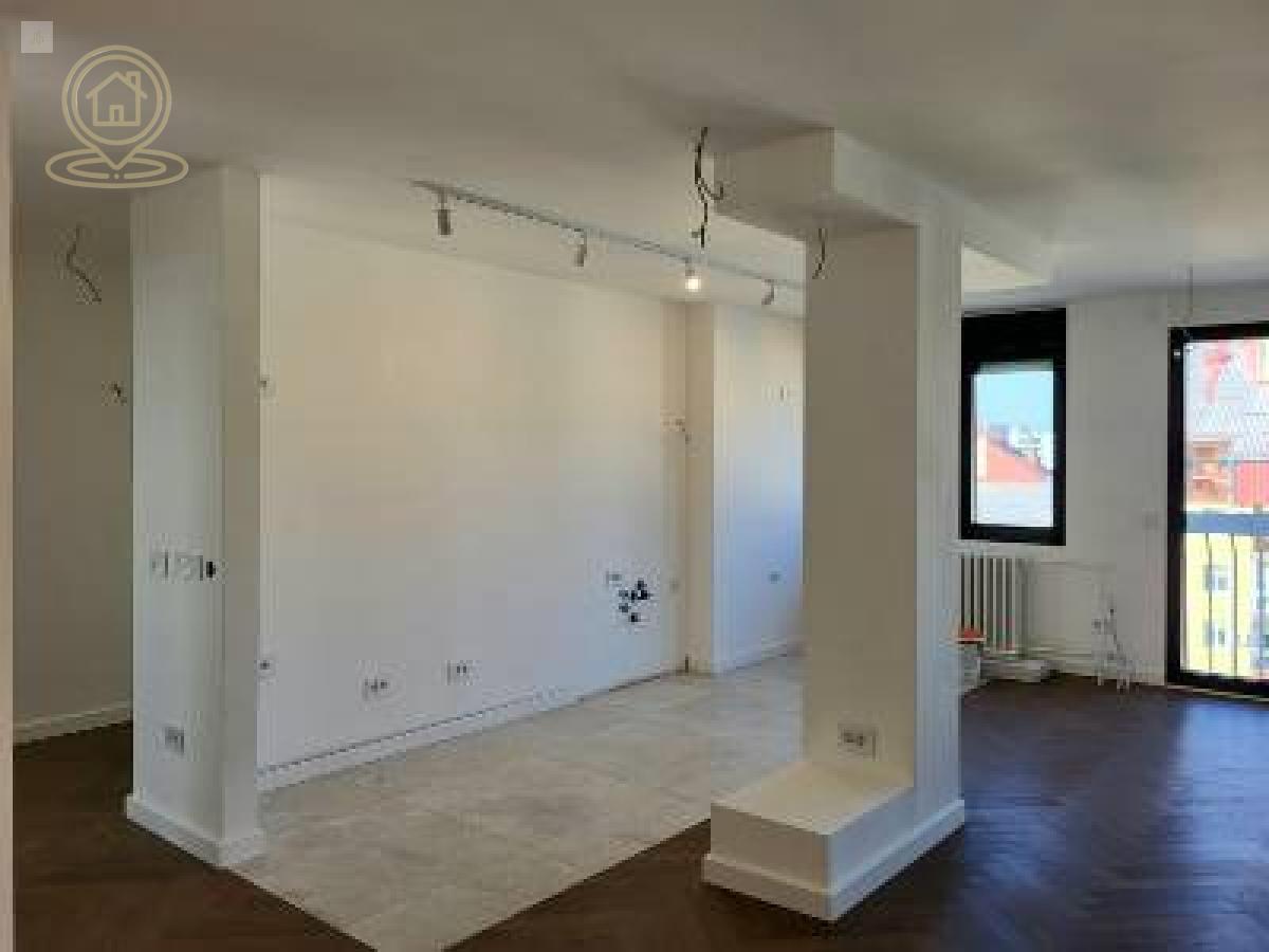 Prodaje se četvorosoban penthouse stan - Liman 4 144m2