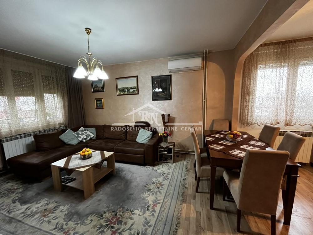 Retko u ponudi! Šestosoban, dvoetažni, uknjižen! ID#1616