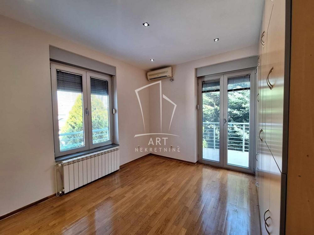 Senjak, 3 etaže, mereno 220m2 ID#1457511