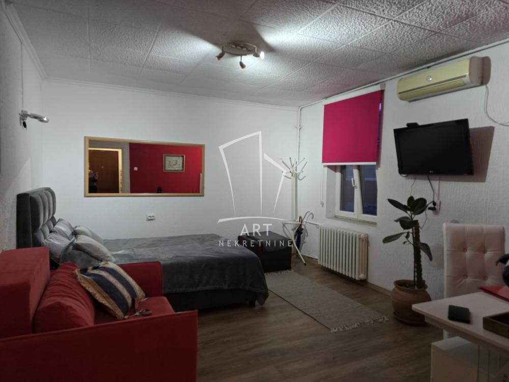 Garsonjera u strogom centru ID#14572