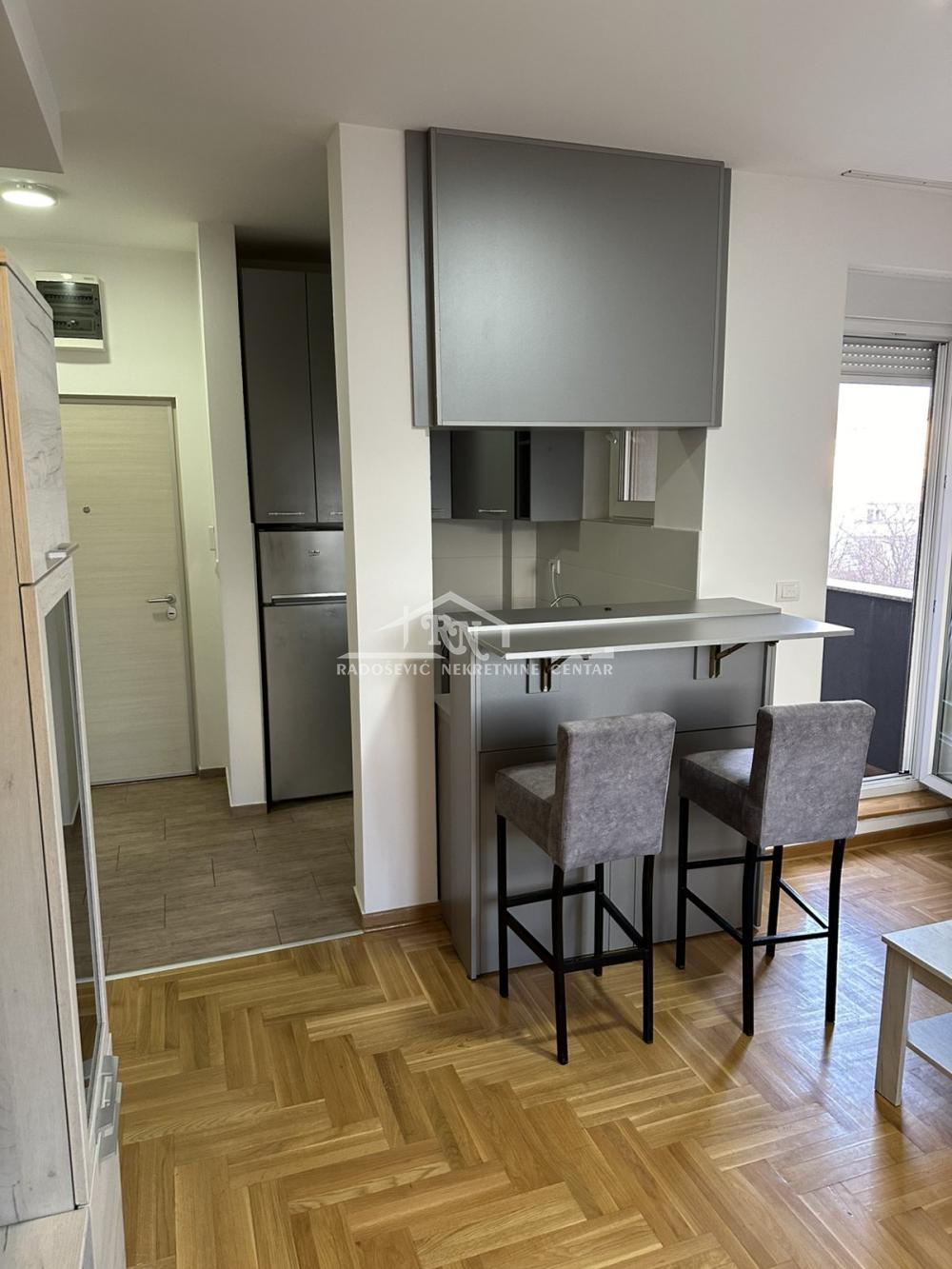 Mirijevski bulevar, 37m2, uknjižen, kompletno namešten, sa p