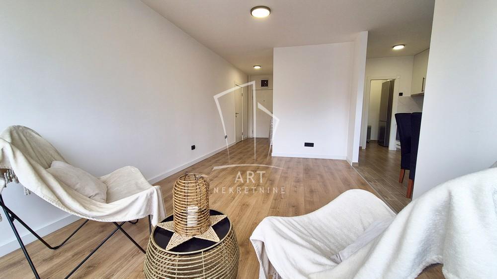 Medaković 3, renoviran 2.0 stan ID#14594