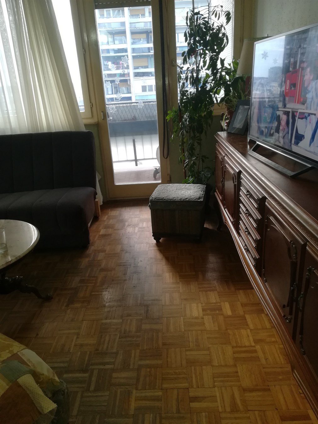 Zemunski kej ,Kej oslobođenja, 4.0 uknjižen,zgrada do Dunava