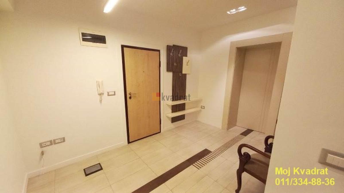 Vračar, Hram Svetog Save - Hadži Melentijeva, 41m2