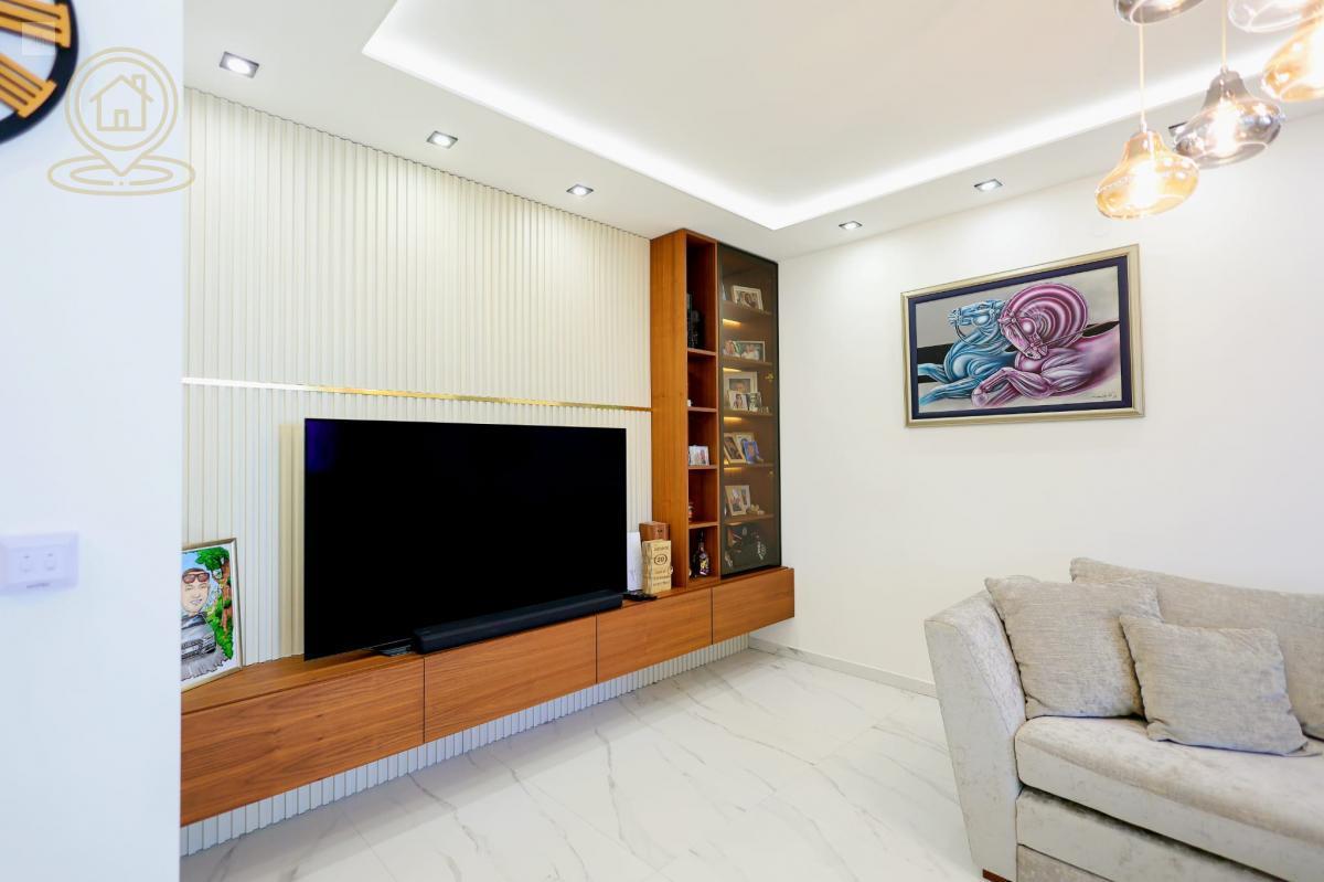 Prodaja petosobnog stana Novi Sad – Banatić, Sajam, odlična lokacija LUX