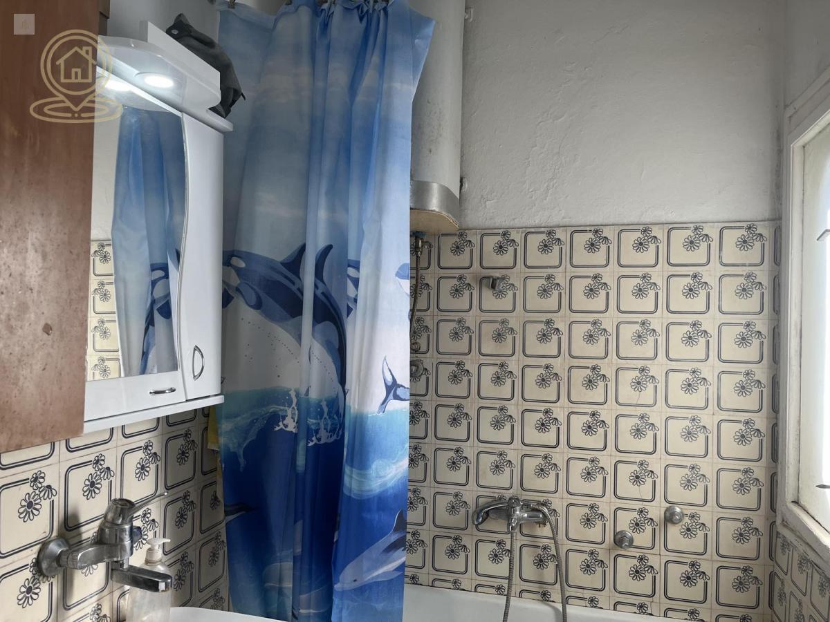 Na prodaju trosoban stan u Novom Sadu, ulica Laze Telečkog, odlična lokacija u samom centru grada.