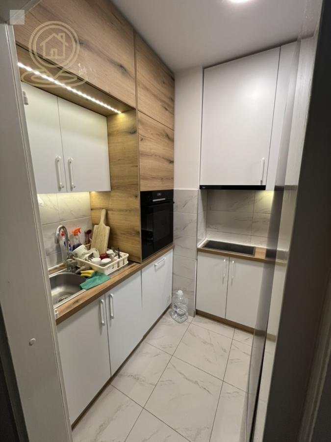 Prodaja stanova Novi Sad – Jednosoban stan 41m2, Detelinara, renoviran, namešten, terasa, lift, parking, klima