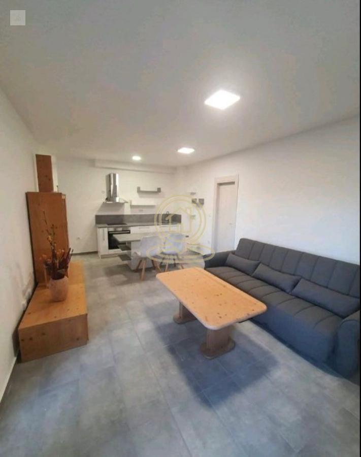 Prodaje se dvosoban stan na Salajci, 43m2