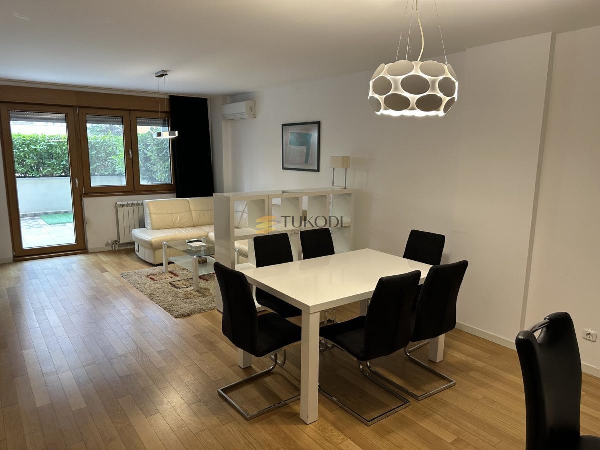 2,0 stan u A bloku sa baštom