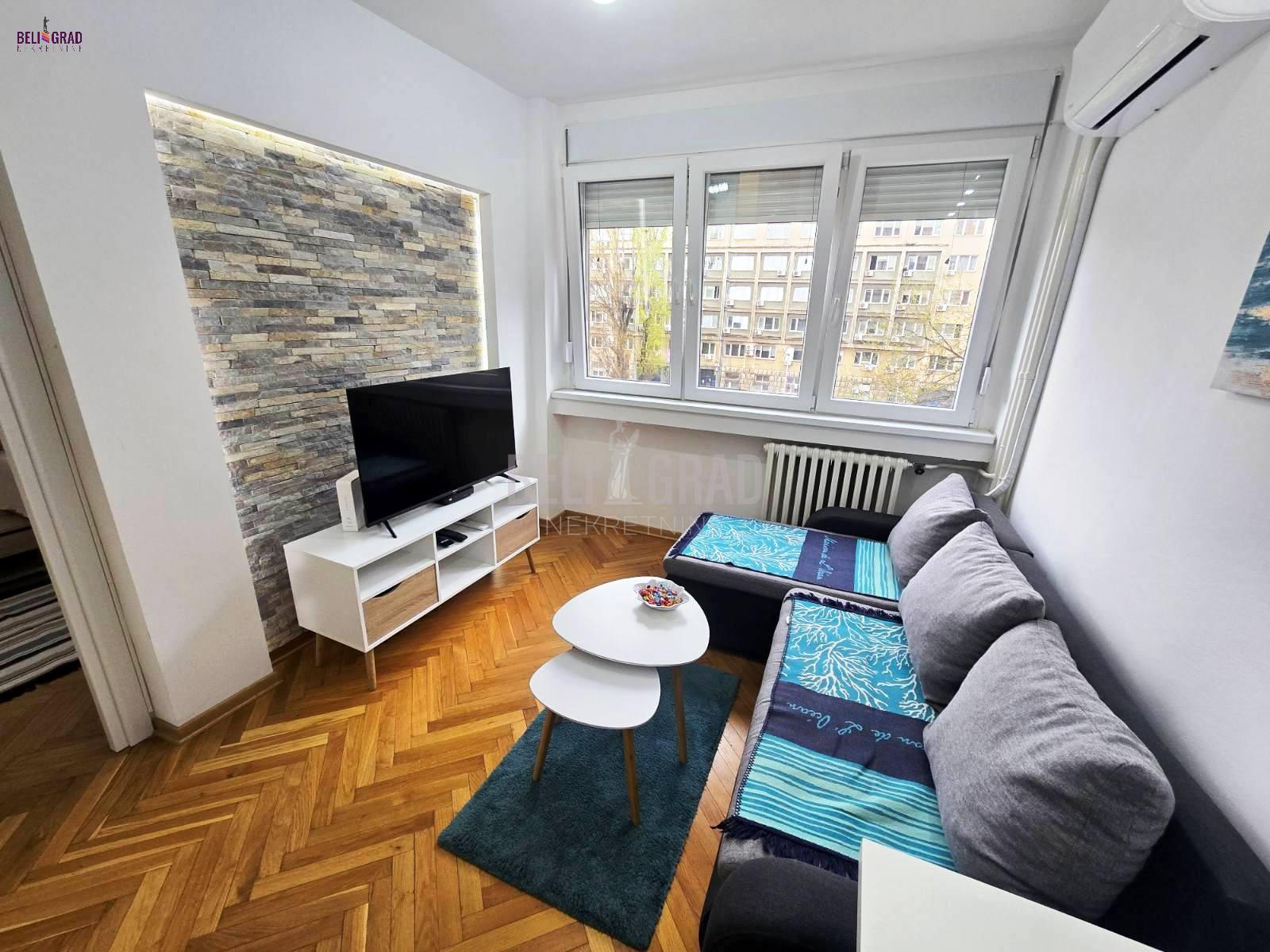 Izuzetan, moderan, namešten