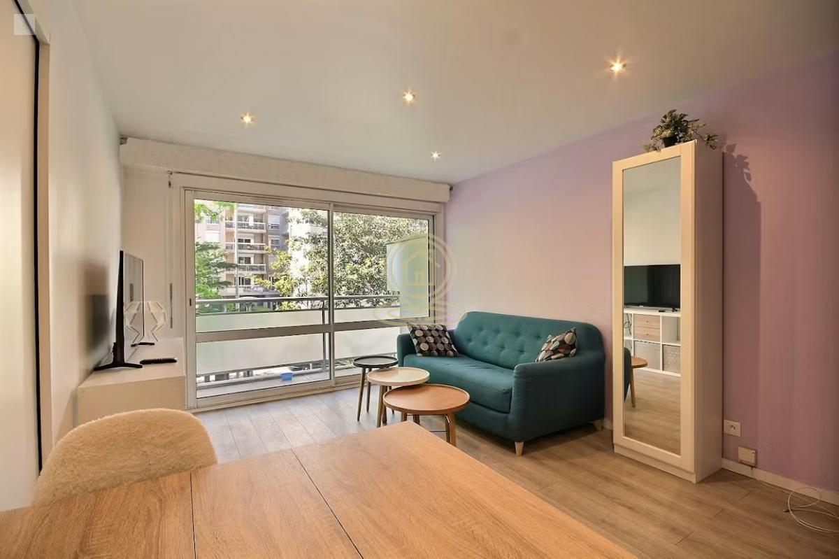 Dvosoban stan 45 m² Centar | Moderan enterijer | Terasa | Odlična lokacija