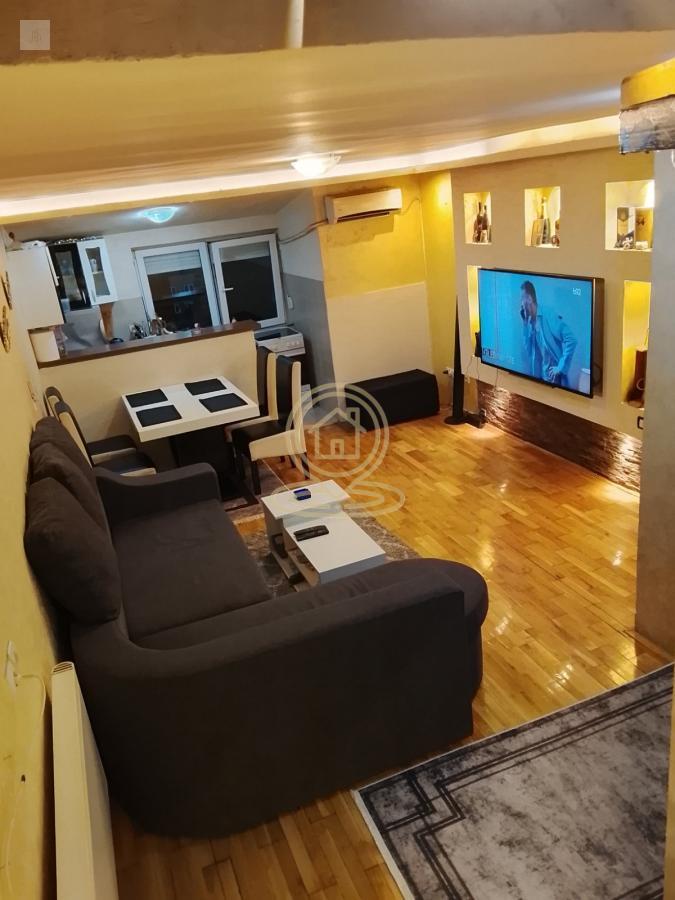 Izdavanje stanova Beograd – lux namešten dvosoban stan 58m², novogradnja, parking, internet, klima, video nadzor, odlična lokacija