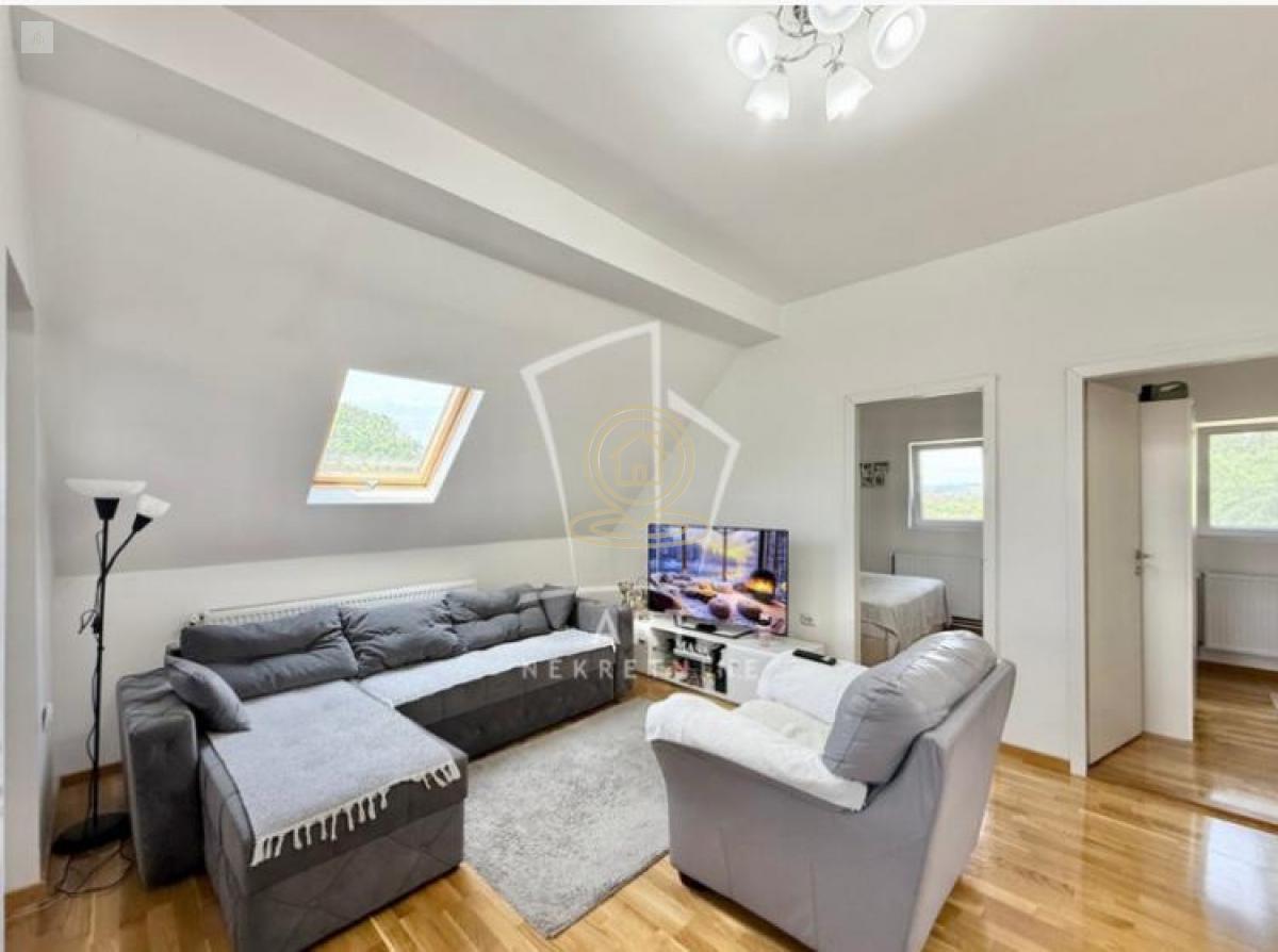 Prodaja kuća Barajevo Beograd – porodična kuća 280m², plac 8 ari, 3 nivoa, useljiva