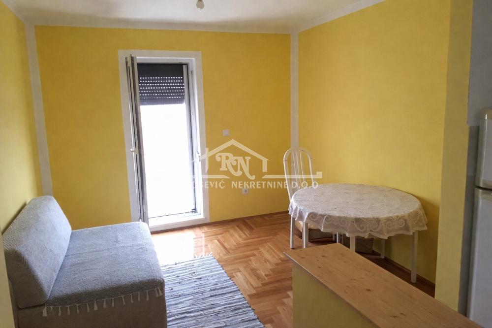 Krnjača, Janka Katića, 27m2, terasa ID#1633