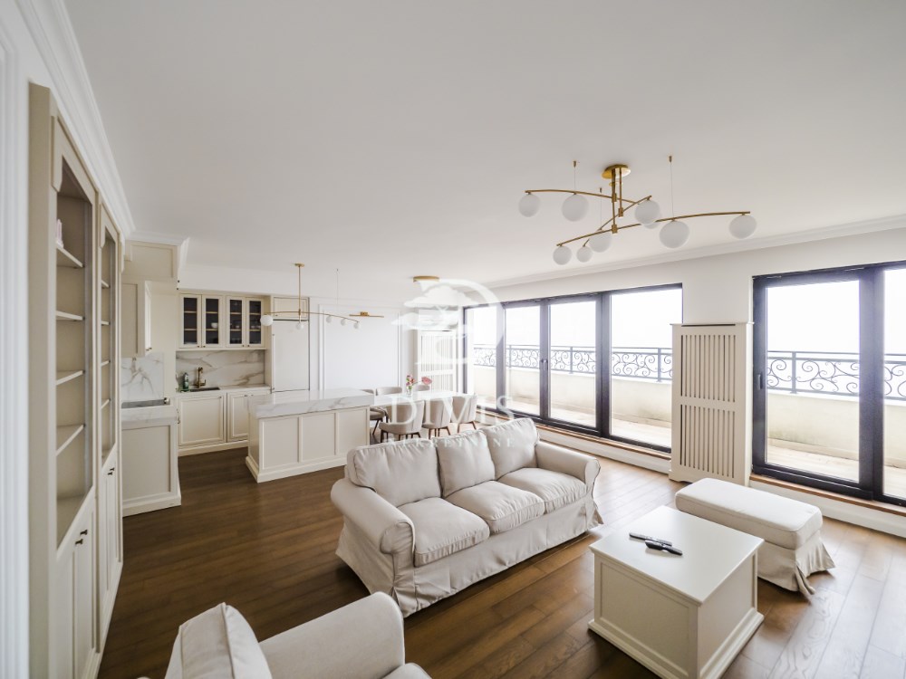 Lux namešten 4.0 stan u ulici Milana Rakića, 130m2