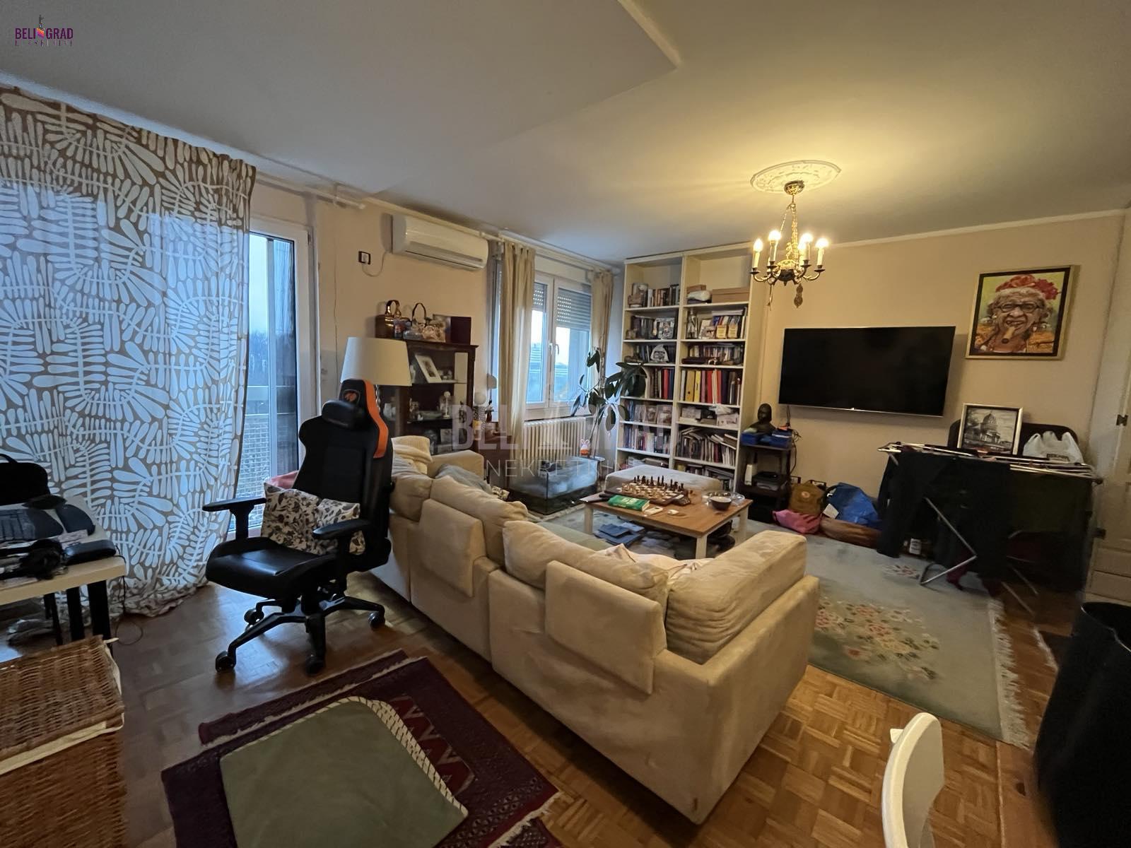 Odličan stan sa otvorenim pogledom