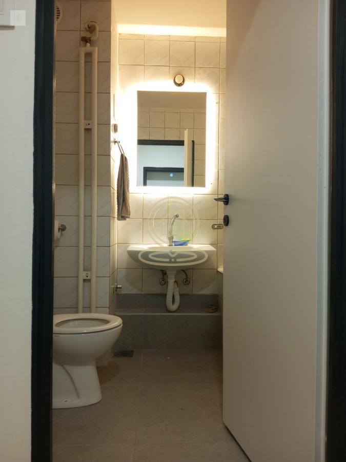 Dvosoban stan 40 m² Veternik | Renoviran | Terasa | Gasno grejanje | Parking