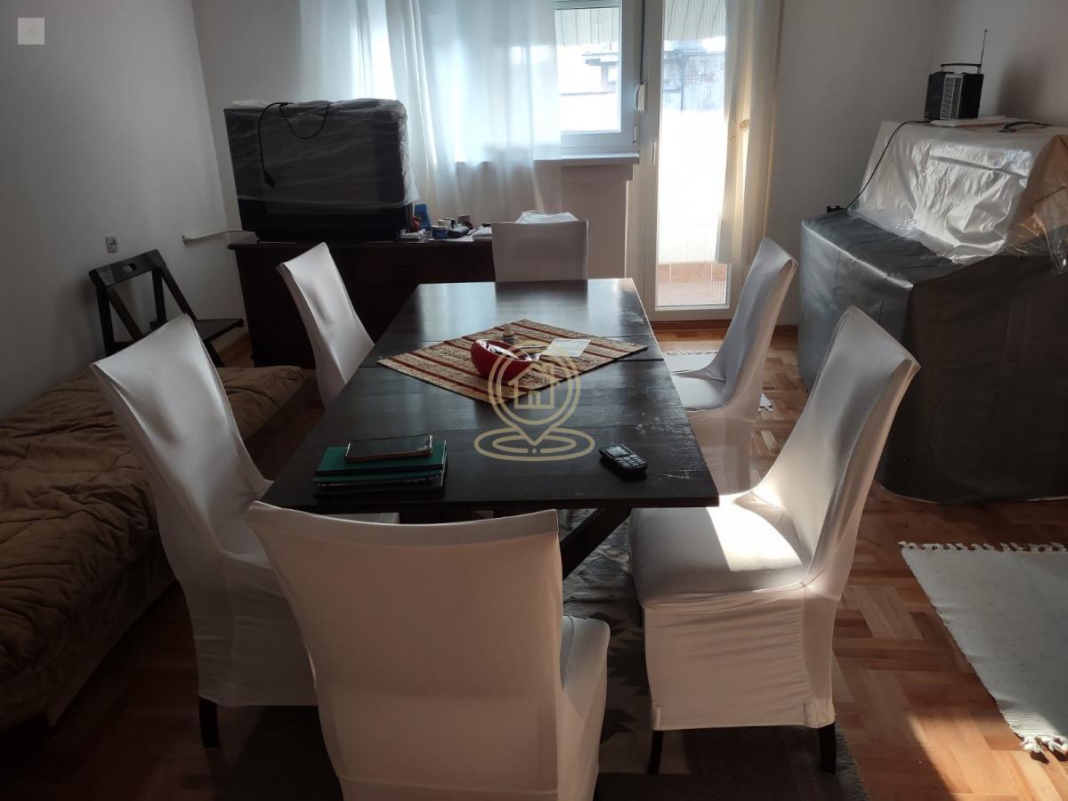 Komforan porodičan stan od 83m² u strogom centru Niša kod Ureda