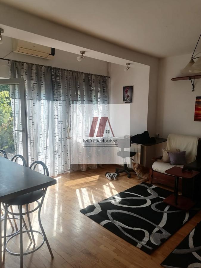 Odlicna investicija - 3 stana u kuci na Banovom brdu