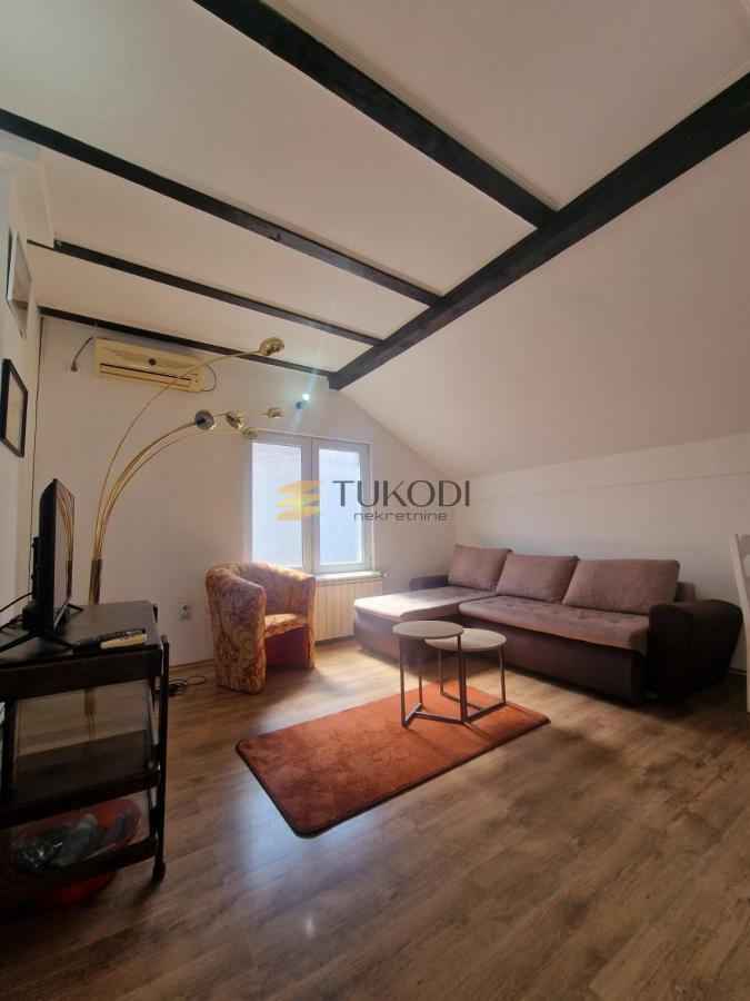 Komforan 2.5 stan u kući sa odvojenim ulazom – idealan za porodicu