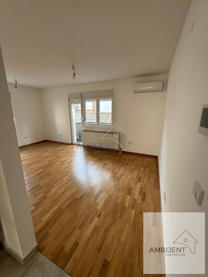 Dvosoban stan na Ledinama, 42 m²
