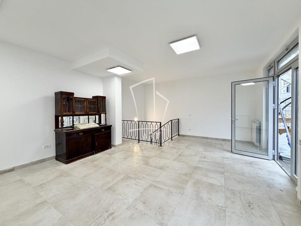 Lokal kod Đeram pijace 61m2+40m2 ID#14706
