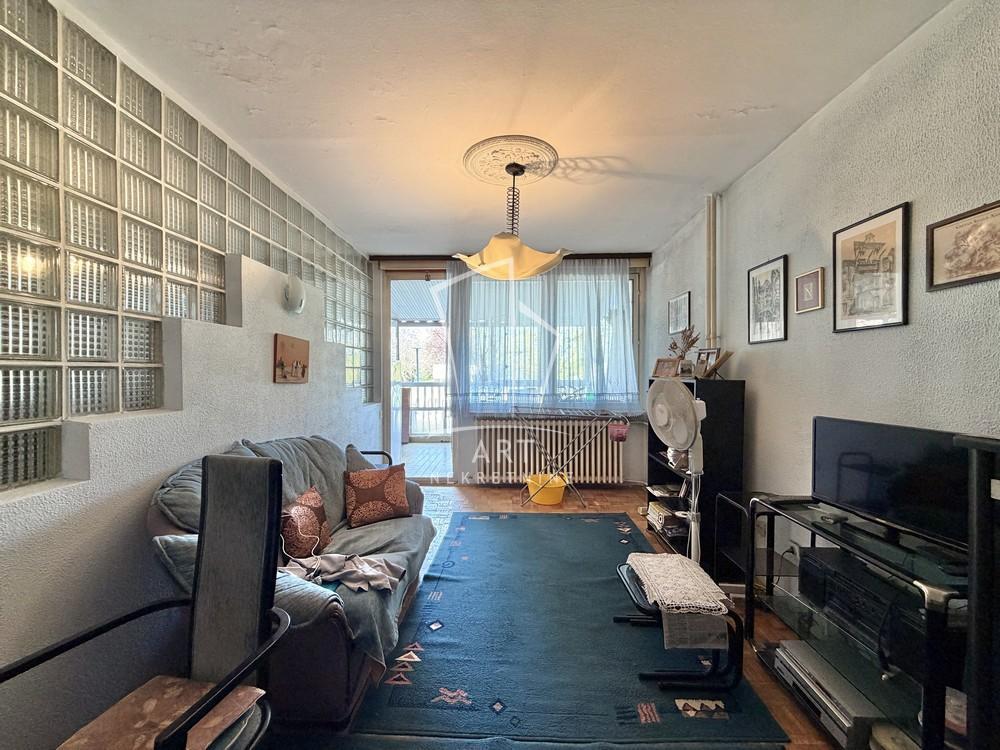 Medaković, stan+poslovni prostor ID#14702