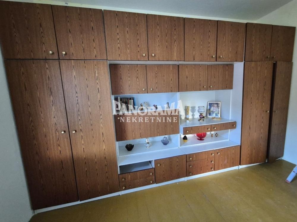 Negotin centar - trosoban stan, 100m2, dvorište, parking ID#