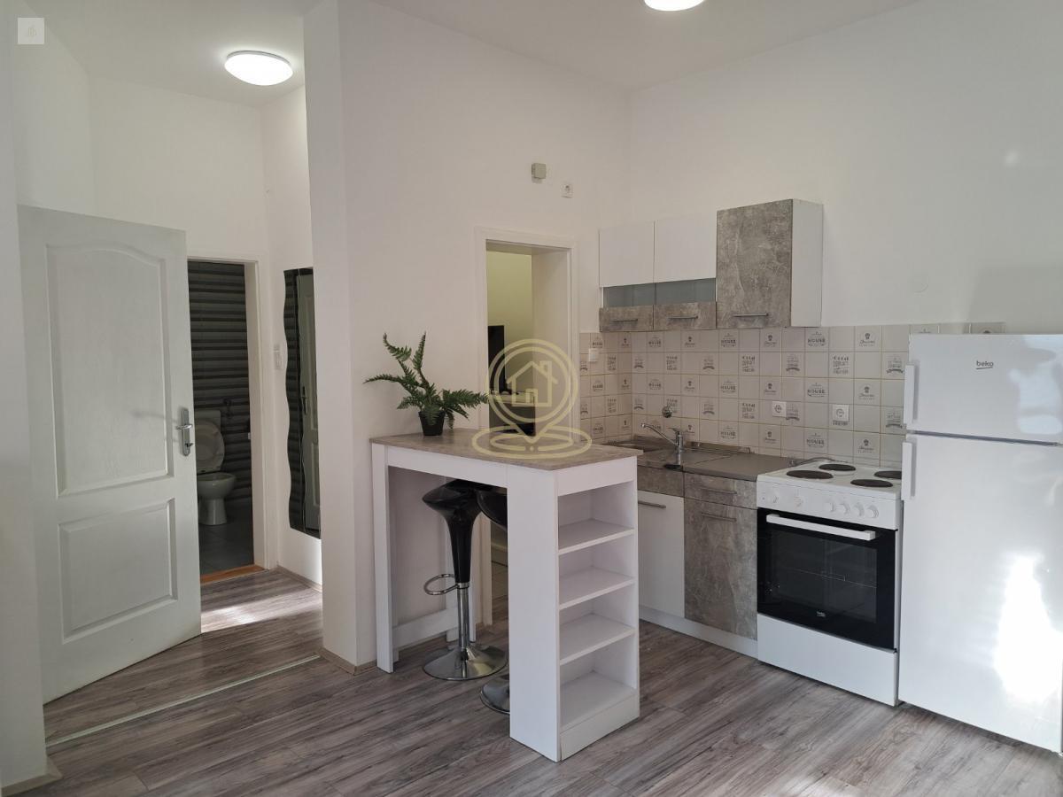 Trosoban stan, 71 m², Bulevar Oslobođenja, Novi Sad