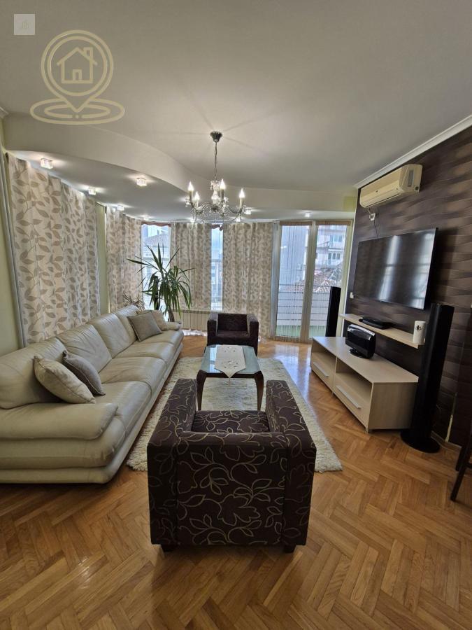 IZDAVANJE TROSOBNOG STANA SA GARAŽOM NA ODLIČNOJ LOKACIJI