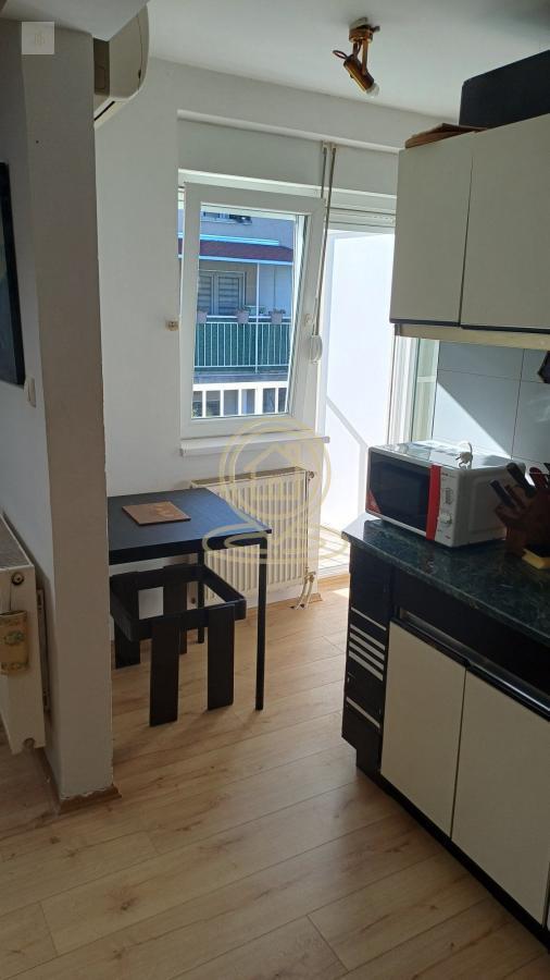 GARSONJERA 39m2 IZDAVANJE STANOVA NOVI SAD, PET FRIENDLY, TERASA, ODMAH USELJIVA, ODLIČNA LOKACIJA