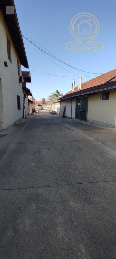 IZDAVANJE POSLOVNIH PROSTORA NOVI SAD, HALE 120m2 I 130m2, MAGACIN 50m2, KANCELARIJA, PARKING, KAMIONSKI PRILAZ