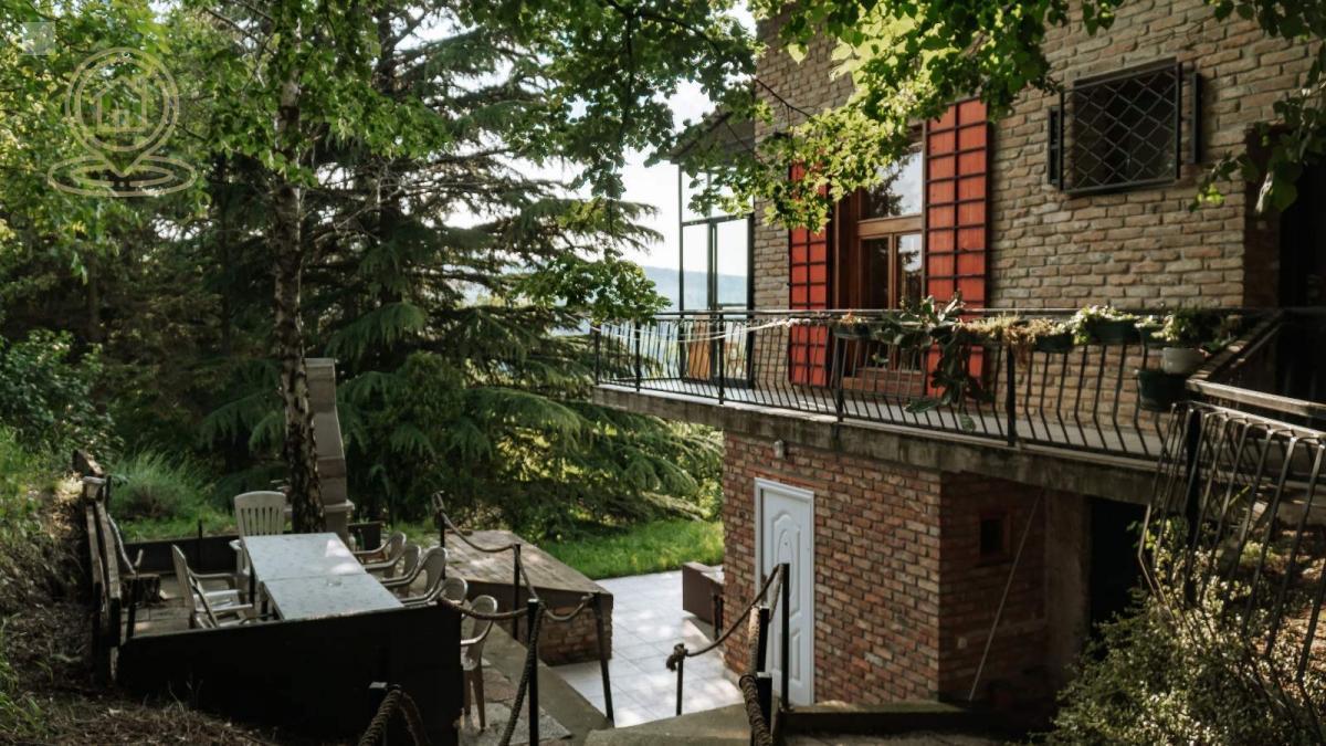 Na prodaju kuća na Fruškoj gori