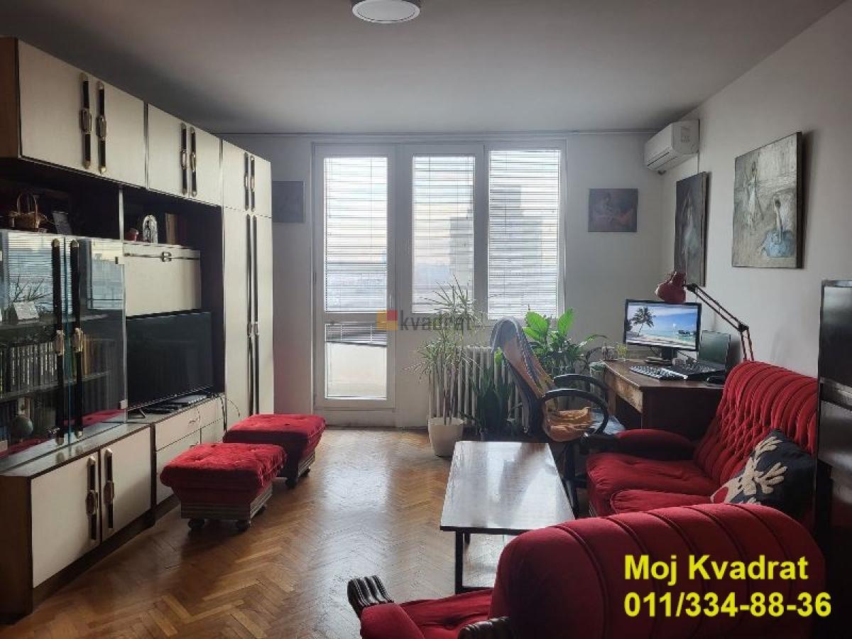 Novi Beograd, Fontana - Pariske komune, 77m2