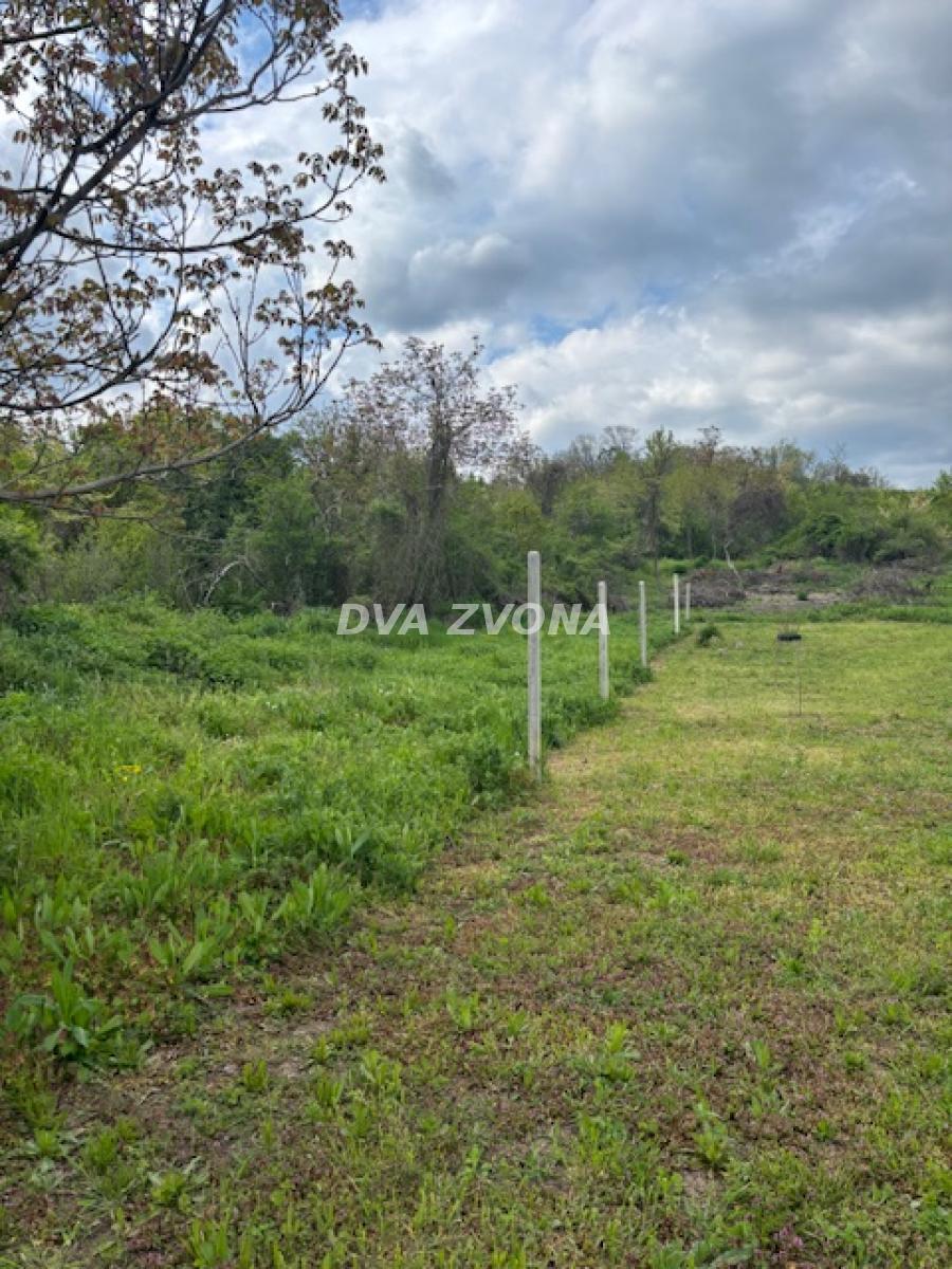 PRODAJA PLACA – 64 ARA | VIKEND ZONA ČORTANOVCI