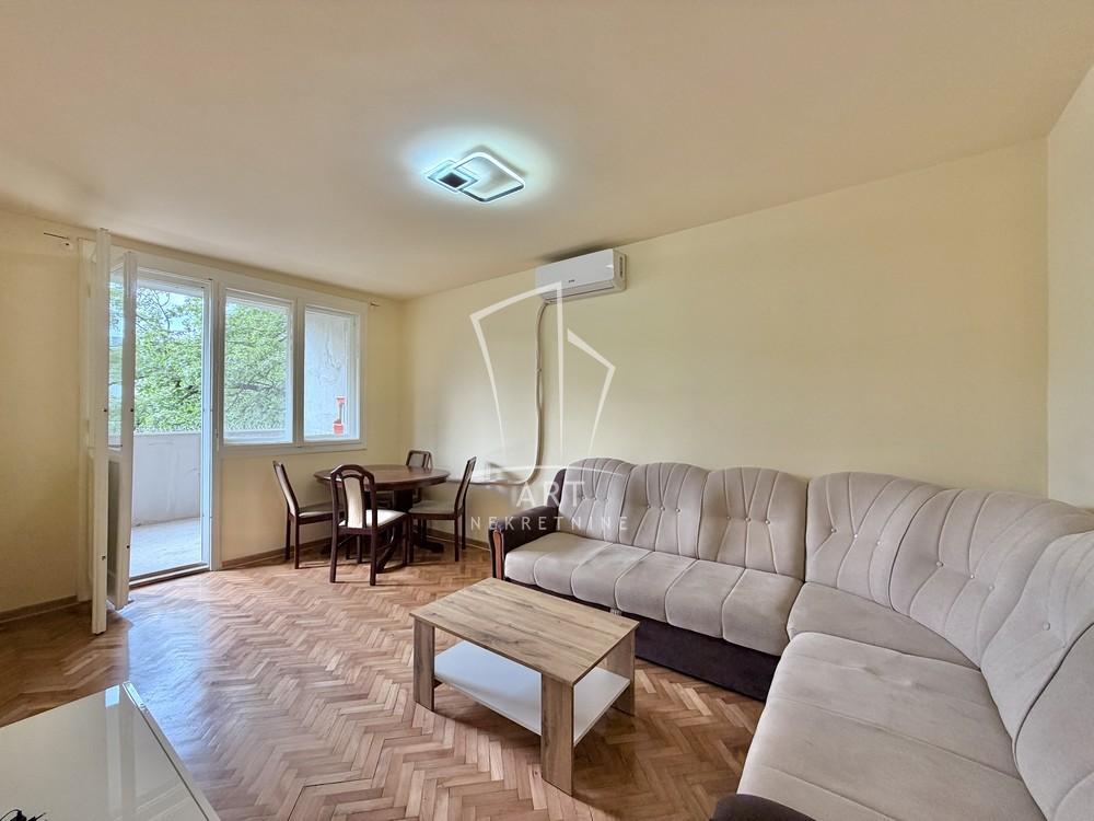 Uknjižen, svetao, mereno 55m2 ID#14829