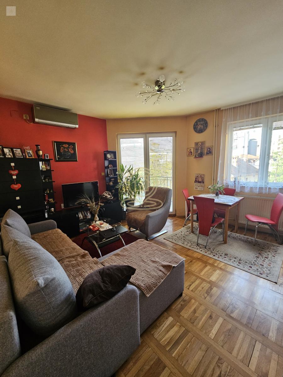 Jednoiposoban stan 32 m², Centar, Kragujevac, 1. sprat