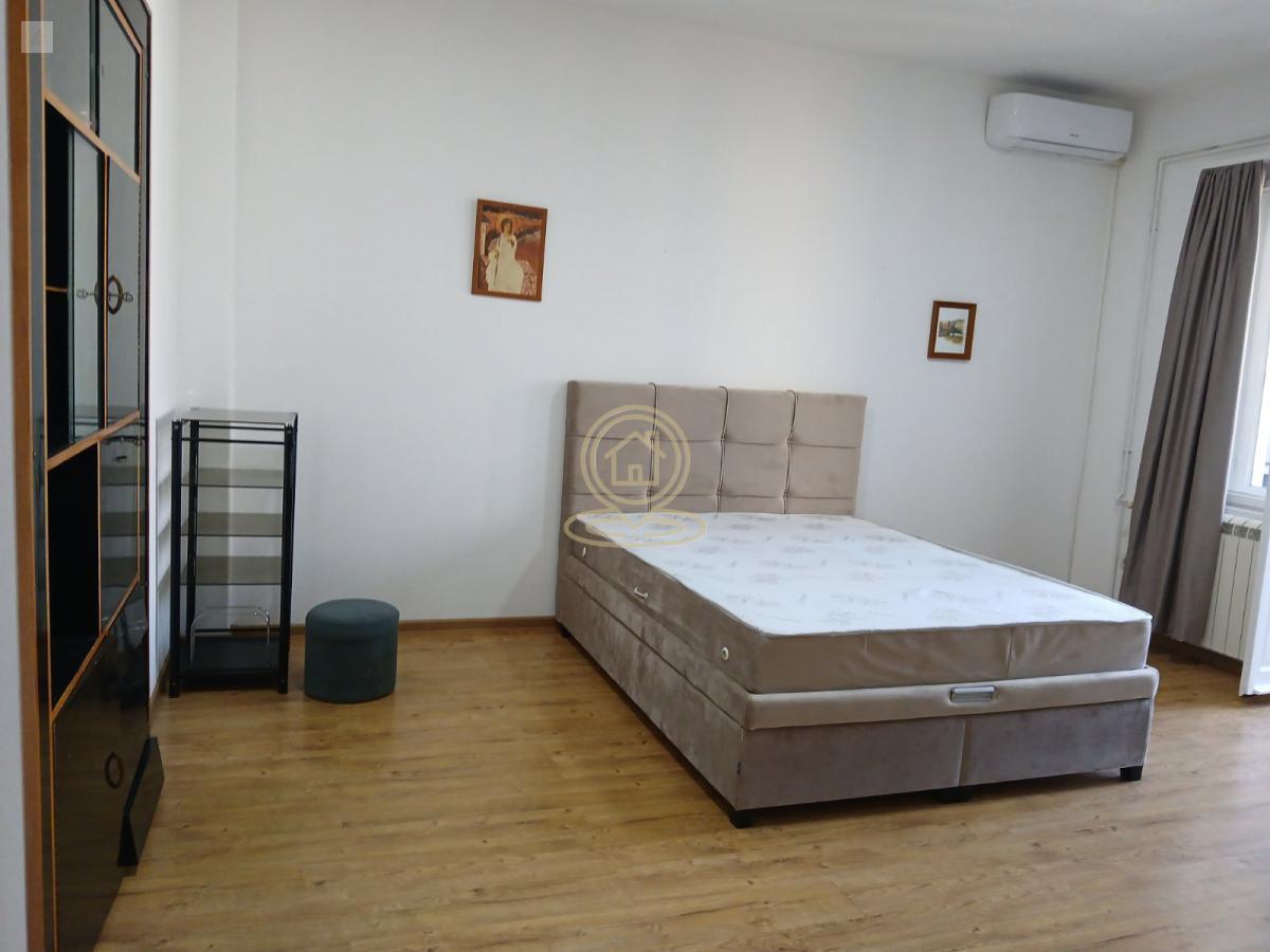 Dvosoban stan 78 m², Stari Grad, Kralja Petra, 3. sprat