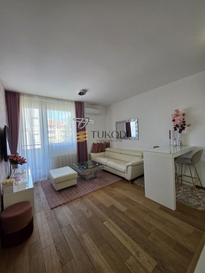 Jednoiposoban stan 34 m², Centar, Novi Sad, 2. sprat