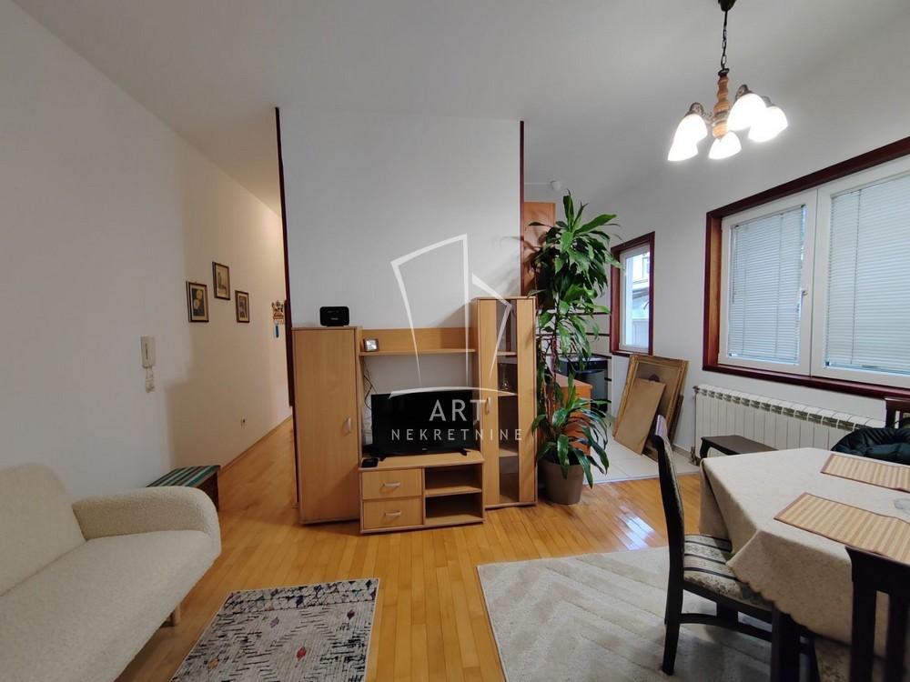 Gundulićeva, Zemun, mereno 43m2 ID#14869